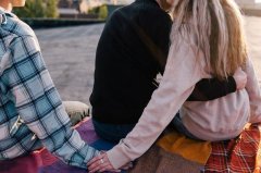 孫小姐丈夫出軌，律秦偵探著手調(diào)查